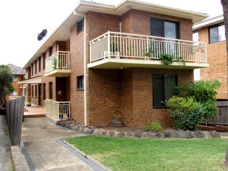 4/8 Carnarvon Street, Carlton NSW 2218