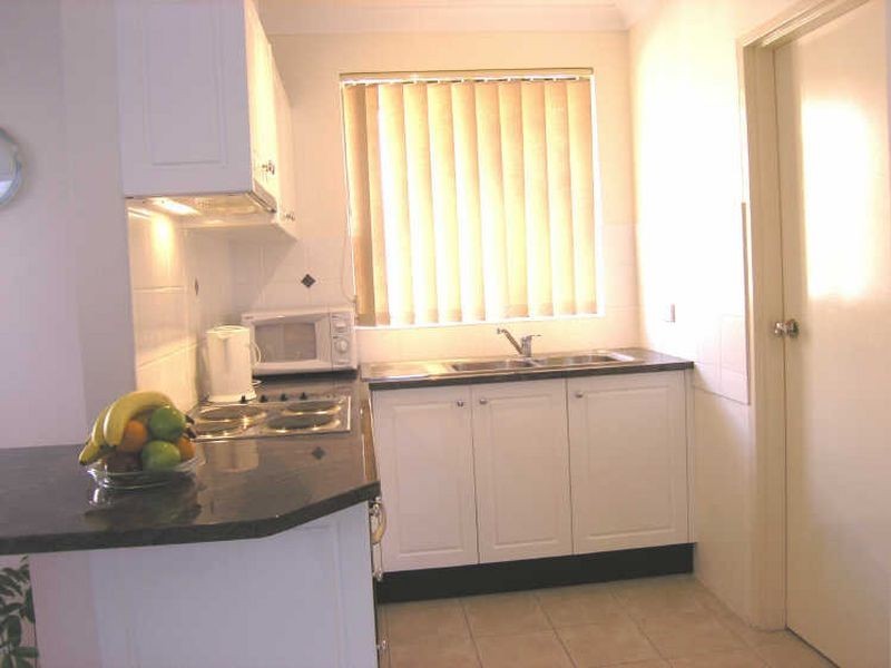 4/8 Carnarvon Street, Carlton NSW 2218