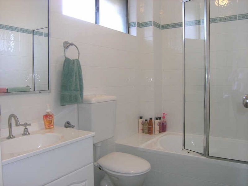 4/8 Carnarvon Street, Carlton NSW 2218