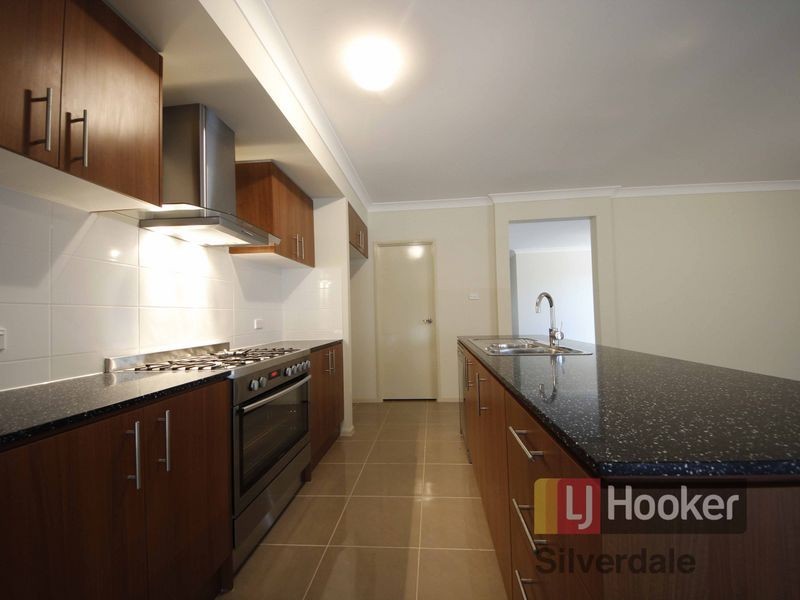 20 Finlay Street, Oran Park NSW 2570