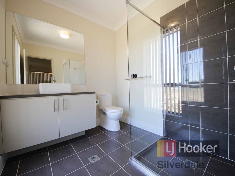 20 Finlay Street, Oran Park NSW 2570