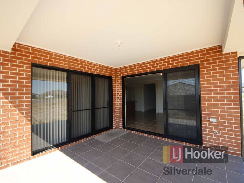 20 Finlay Street, Oran Park NSW 2570