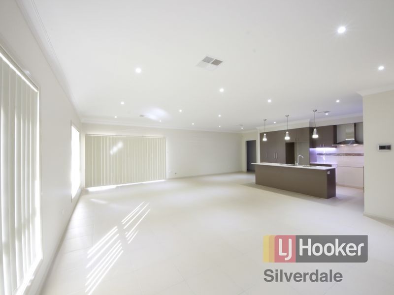 15 Rixon Street, Oran Park NSW 2570