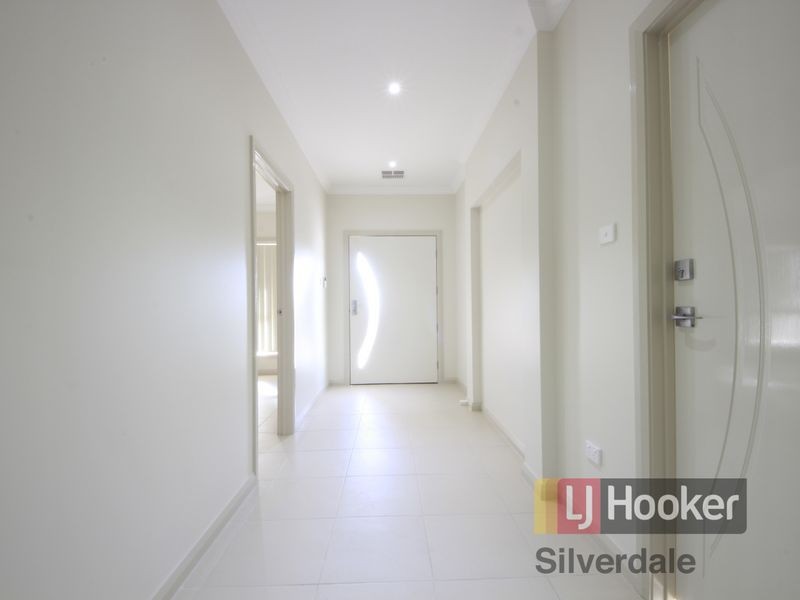 15 Rixon Street, Oran Park NSW 2570