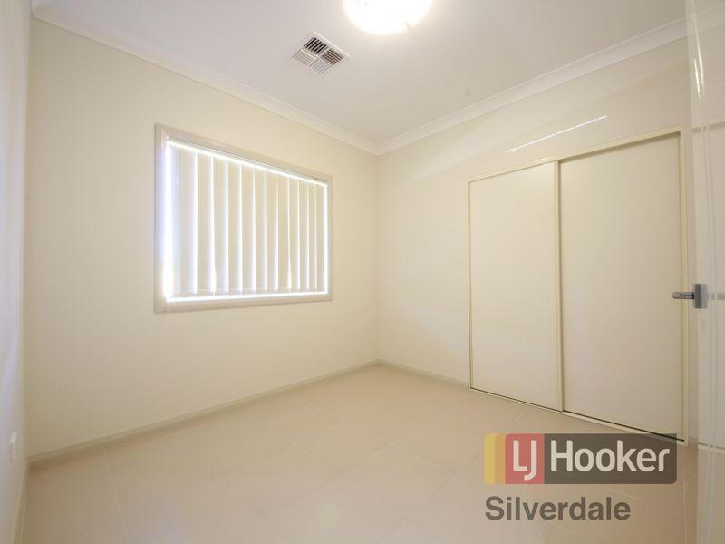 15 Rixon Street, Oran Park NSW 2570