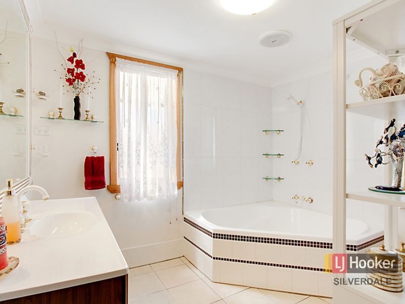 28 Second Street, Warragamba NSW 2752