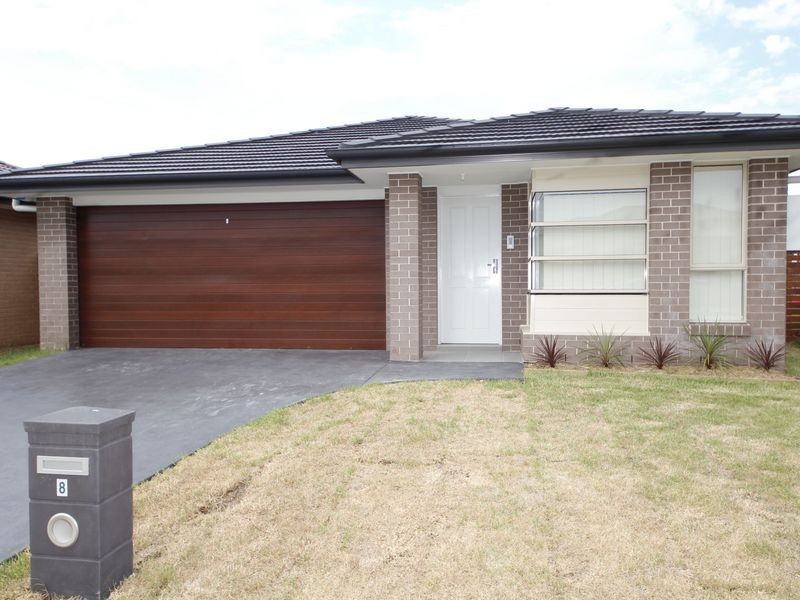 8 Ambrose Street, Oran Park NSW 2570