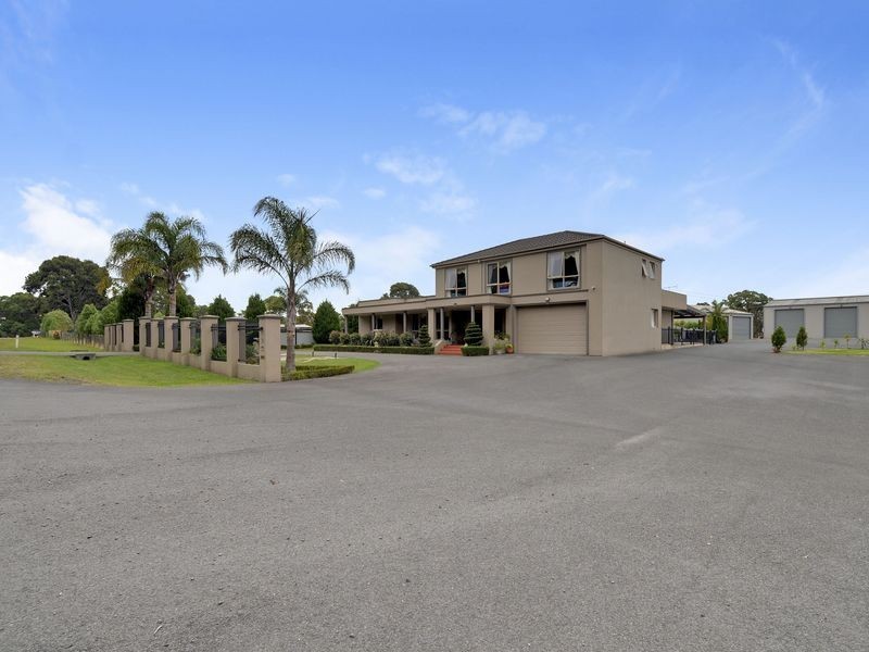 30 Thompsons Road, Newborough VIC 3825