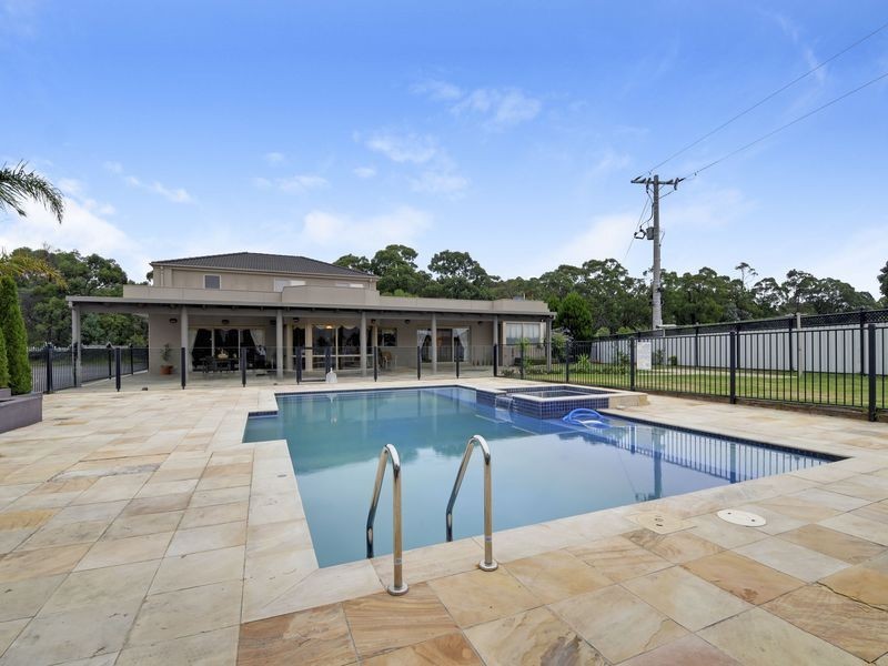 30 Thompsons Road, Newborough VIC 3825