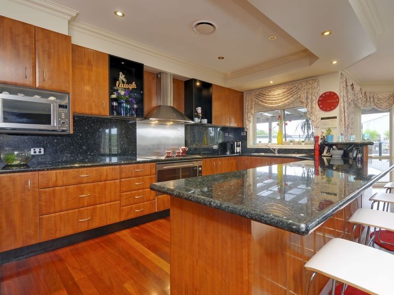 30 Thompsons Road, Newborough VIC 3825