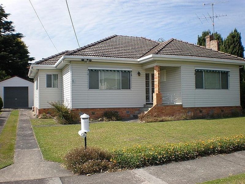16 Central Avenue, Newborough VIC 3825