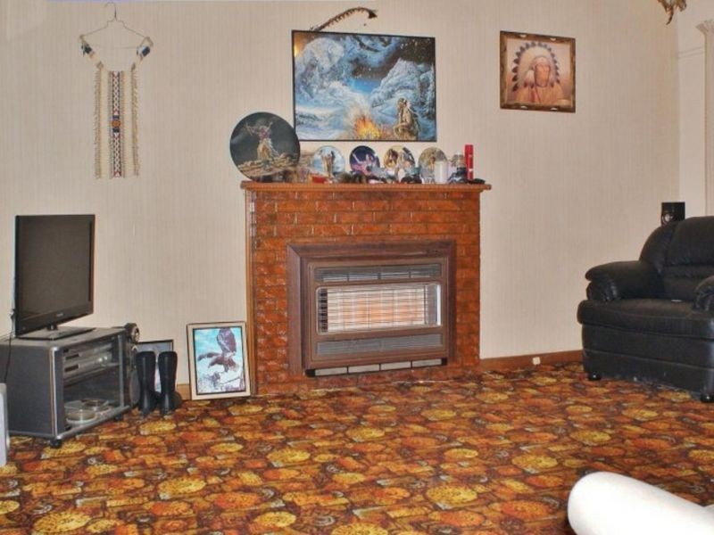 16 Central Avenue, Newborough VIC 3825