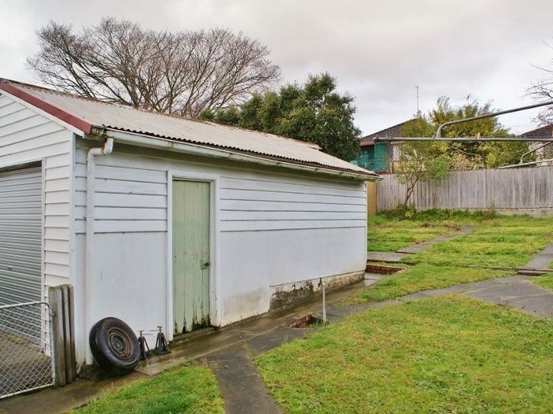 16 Central Avenue, Newborough VIC 3825