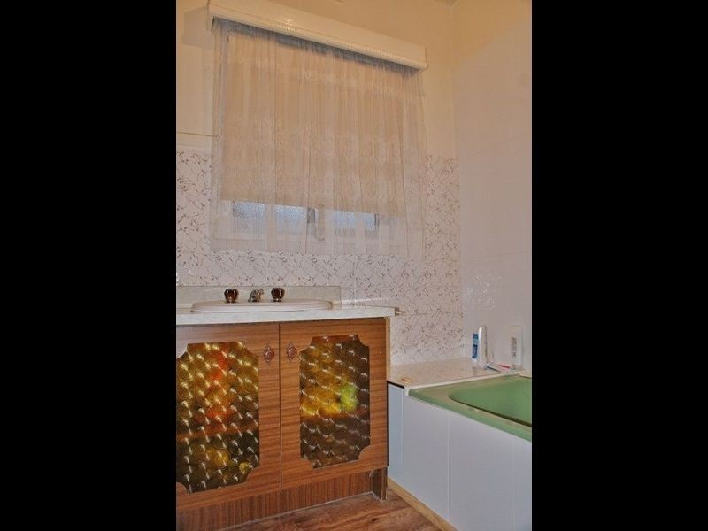 16 Central Avenue, Newborough VIC 3825