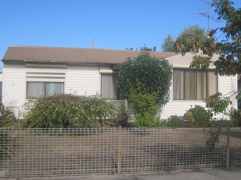 17 Stearman Street, Newborough VIC 3825