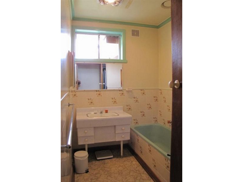 3 Law Street, Newborough VIC 3825