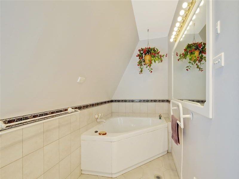 25 Hoven Drive, Traralgon VIC 3844