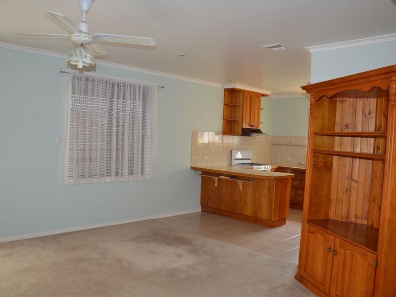 1/15 Gay Street, Morwell VIC 3840