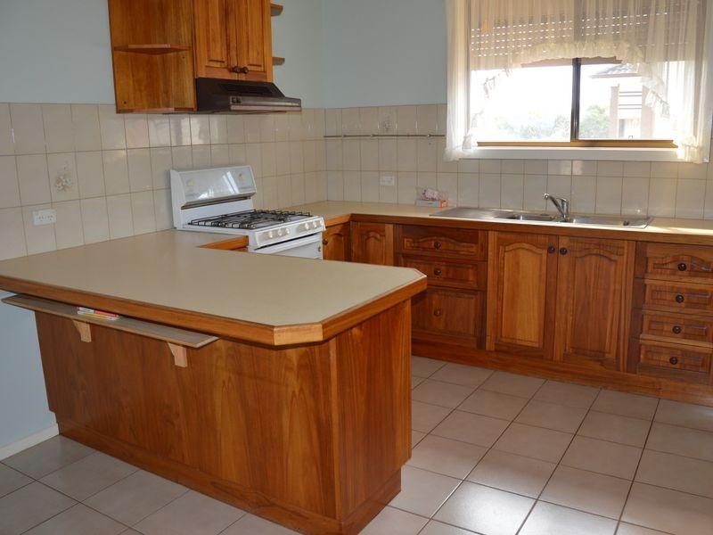 1/15 Gay Street, Morwell VIC 3840