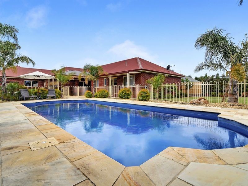 34 Bushfield Court, Traralgon VIC 3844