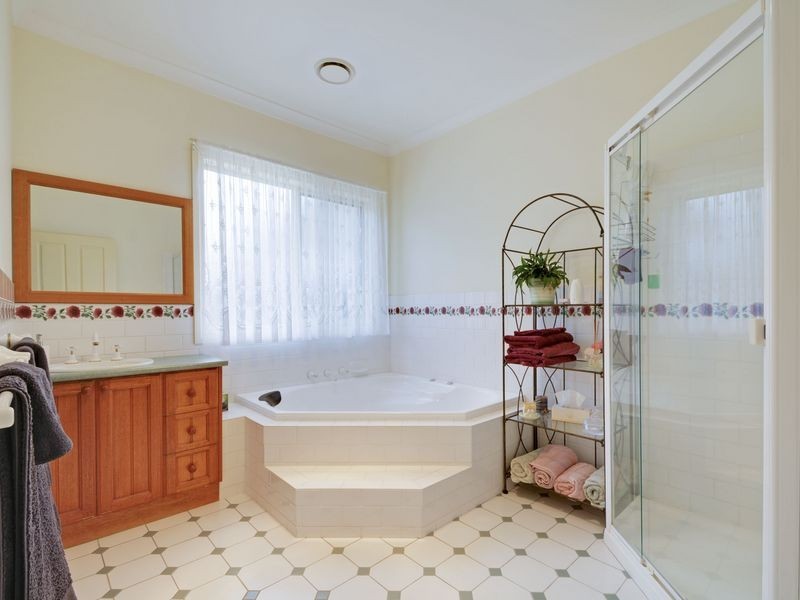 34 Bushfield Court, Traralgon VIC 3844