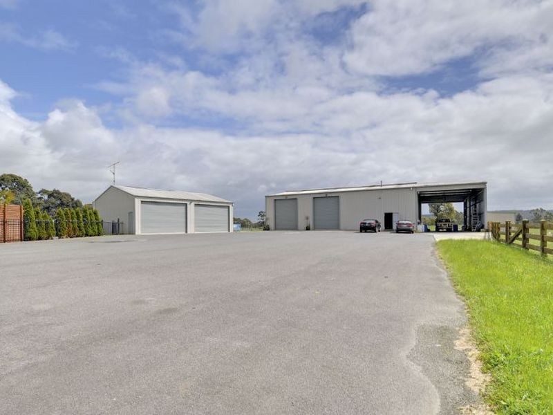30 Thompsons Road, Newborough VIC 3825