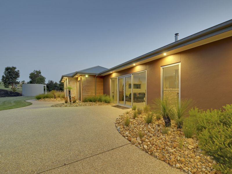 18 Hazelwood Ridge, Hazelwood North VIC 3840