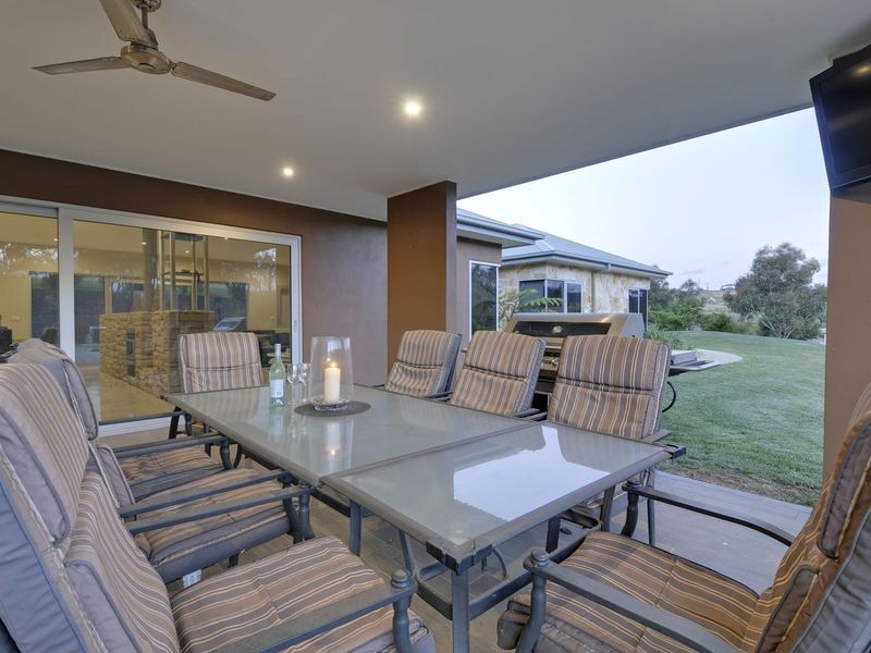 18 Hazelwood Ridge, Hazelwood North VIC 3840