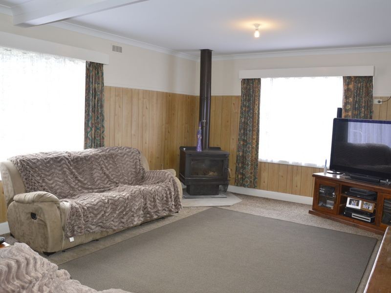 15 Michael Road, Hazelwood North VIC 3840