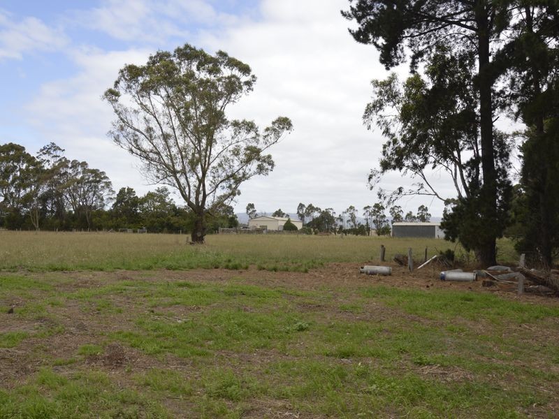 15 Michael Road, Hazelwood North VIC 3840