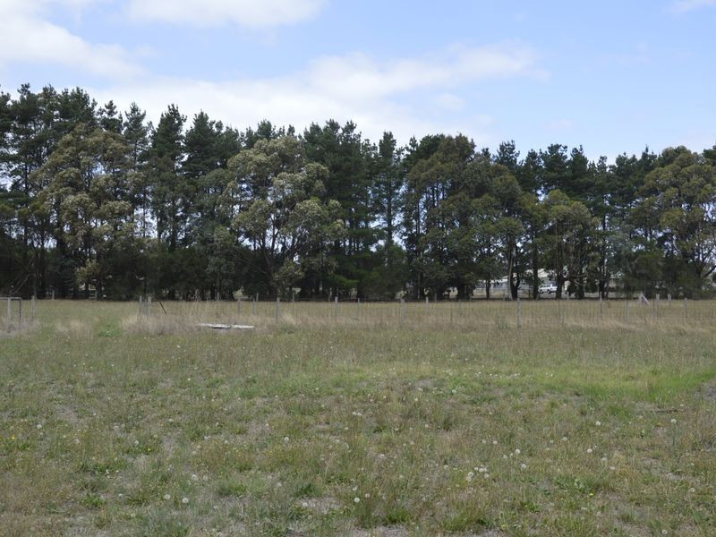 15 Michael Road, Hazelwood North VIC 3840
