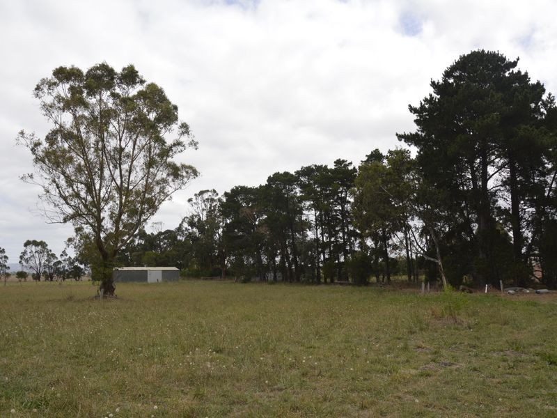 15 Michael Road, Hazelwood North VIC 3840