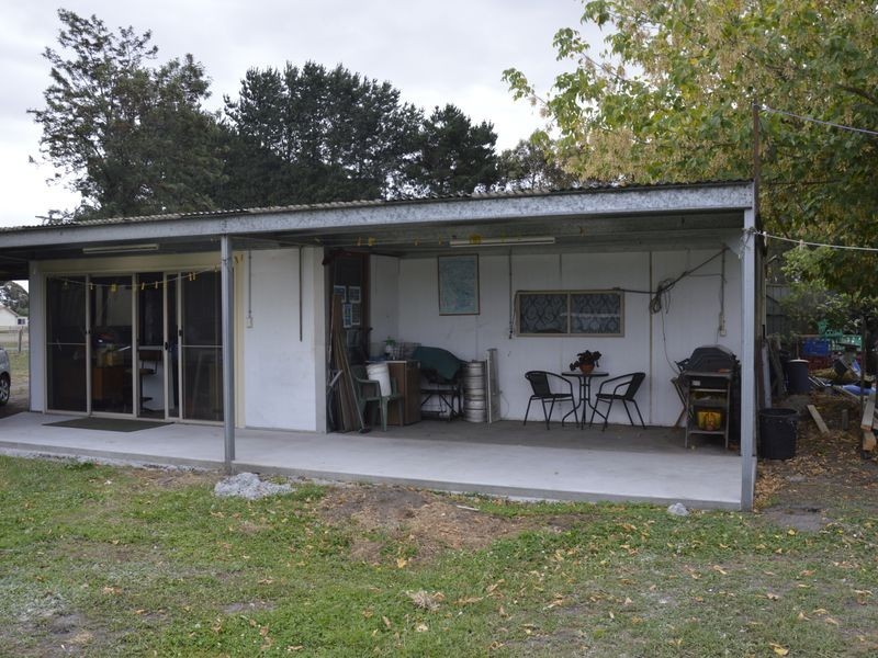 15 Michael Road, Hazelwood North VIC 3840