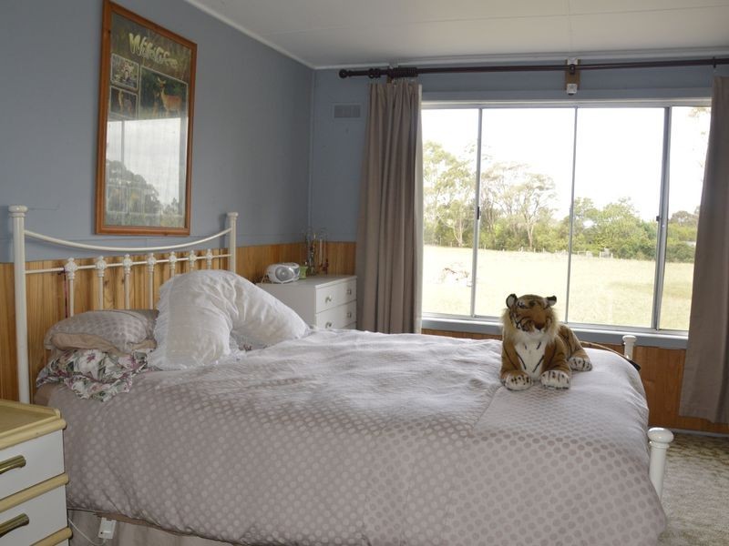 15 Michael Road, Hazelwood North VIC 3840
