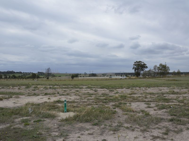 6 Atkinson Avenue, Churchill VIC 3842