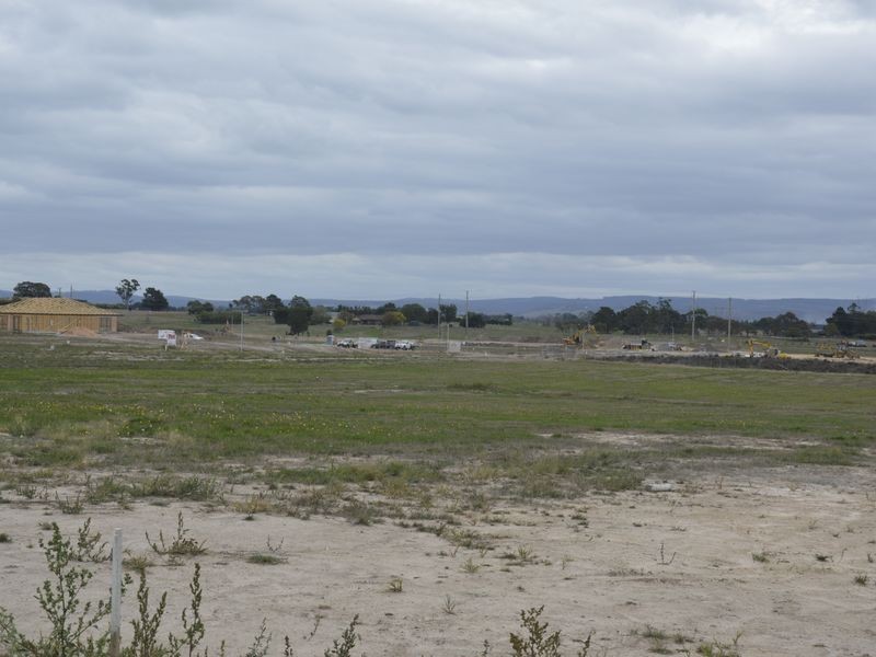 6 Atkinson Avenue, Churchill VIC 3842