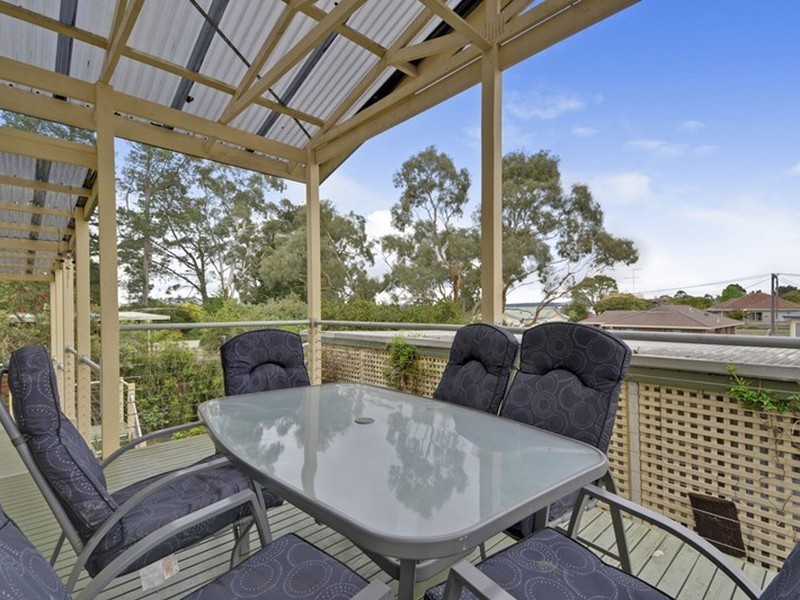 60 Shanahan Pde, Newborough VIC 3825