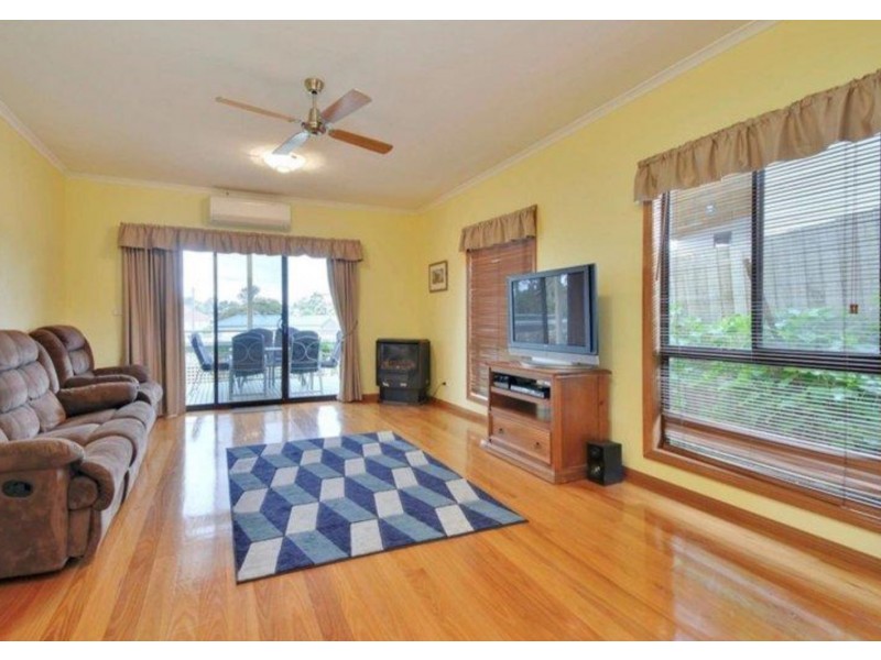 60 Shanahan Pde, Newborough VIC 3825