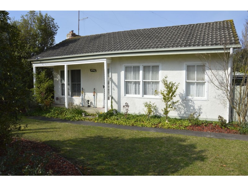 16 Ryan Avenue, Traralgon VIC 3844