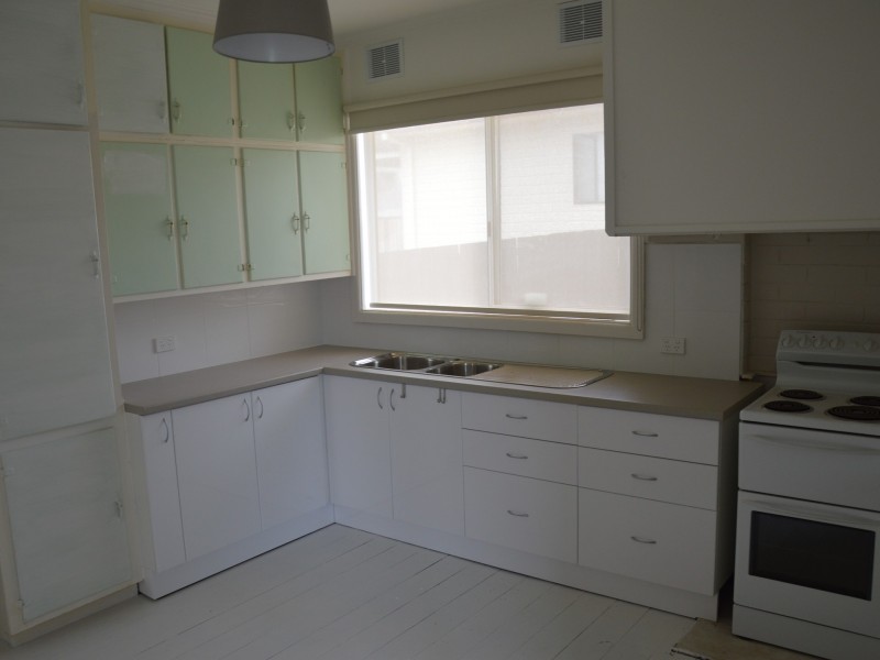 24 Lincoln Street, Moe VIC 3825