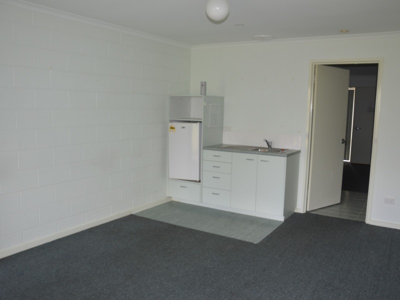 Unit 33/27-29 Moore Street, Moe VIC 3825