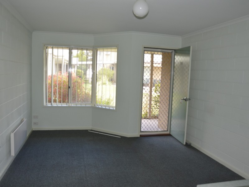 Unit 33/27-29 Moore Street, Moe VIC 3825