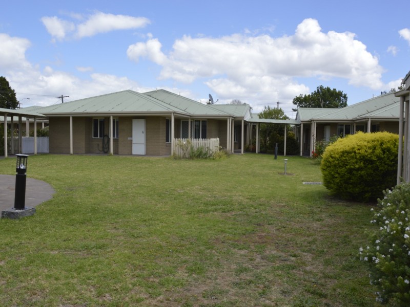 Unit 33/27-29 Moore Street, Moe VIC 3825