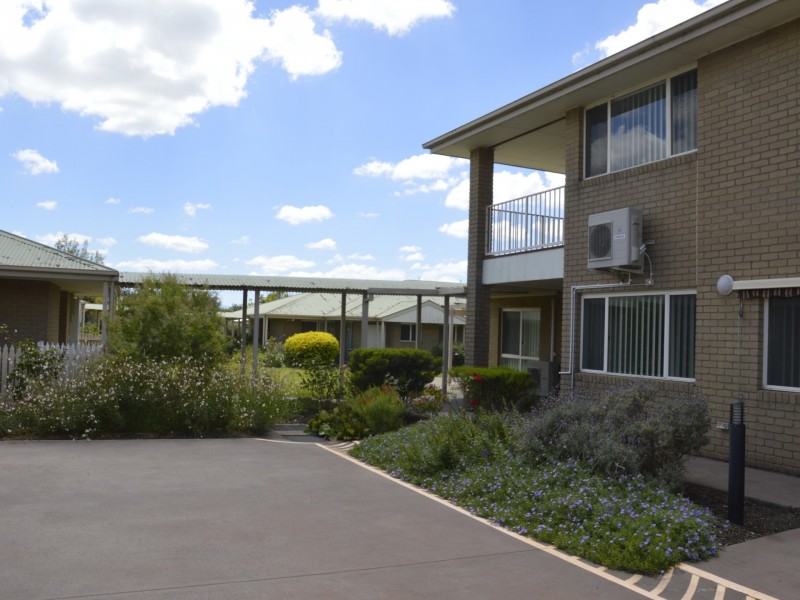 Unit 33/27-29 Moore Street, Moe VIC 3825