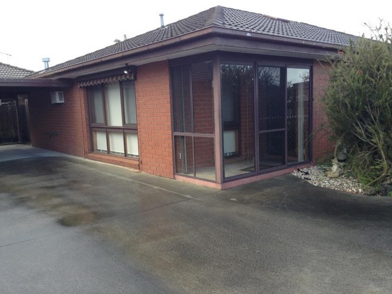 Unit 2/36 Ollerton Avenue, Newborough VIC 3825