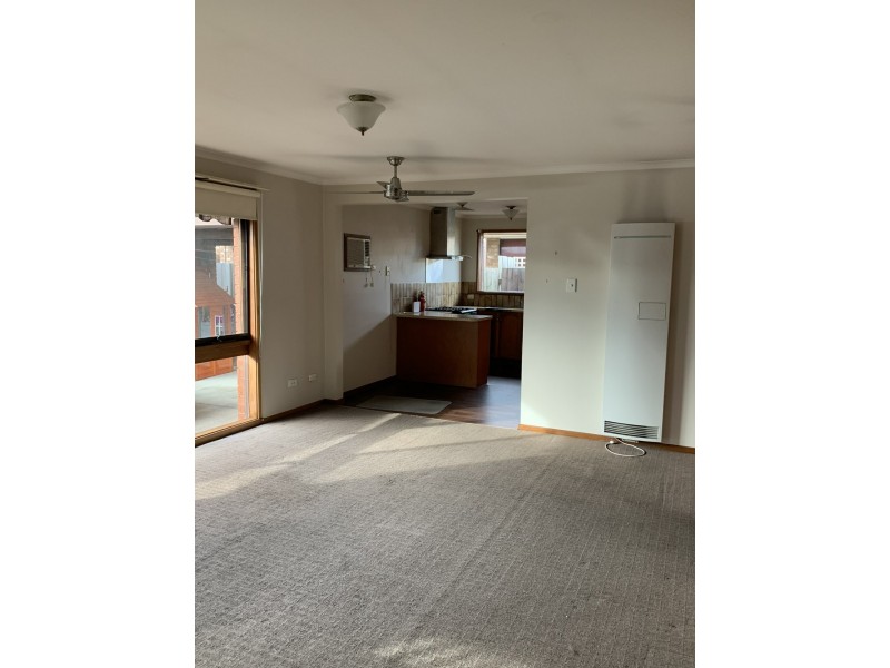 Unit 2/36 Ollerton Avenue, Newborough VIC 3825