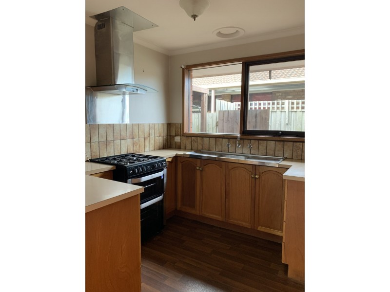 Unit 2/36 Ollerton Avenue, Newborough VIC 3825