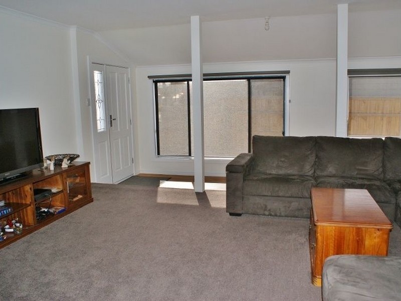 2 Delburn Street, Newborough VIC 3825