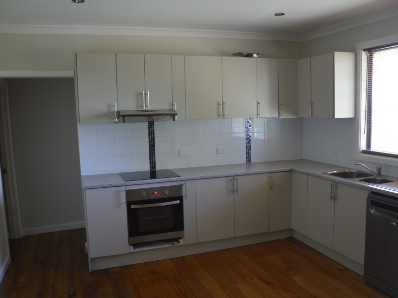 30 Robertson Street, Morwell VIC 3840