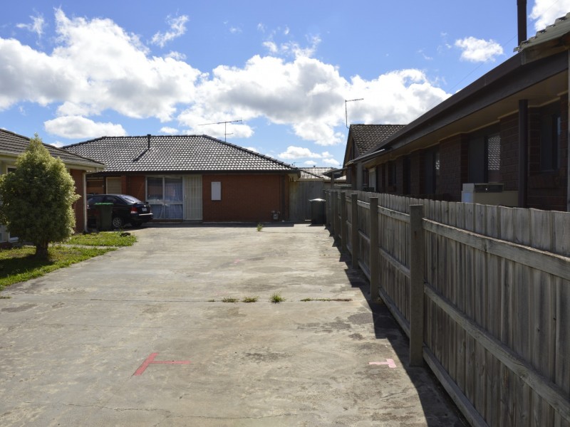 4/9 Hyland Street, Moe VIC 3825